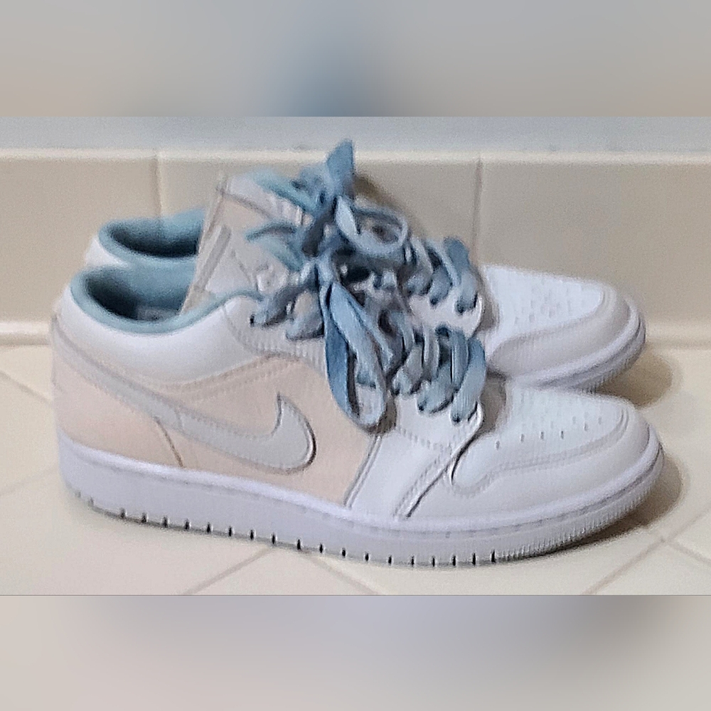 Jordan 1 Low SE Canvas Iris Whisper Sail Women's Size 7 - Picture 3 of 7